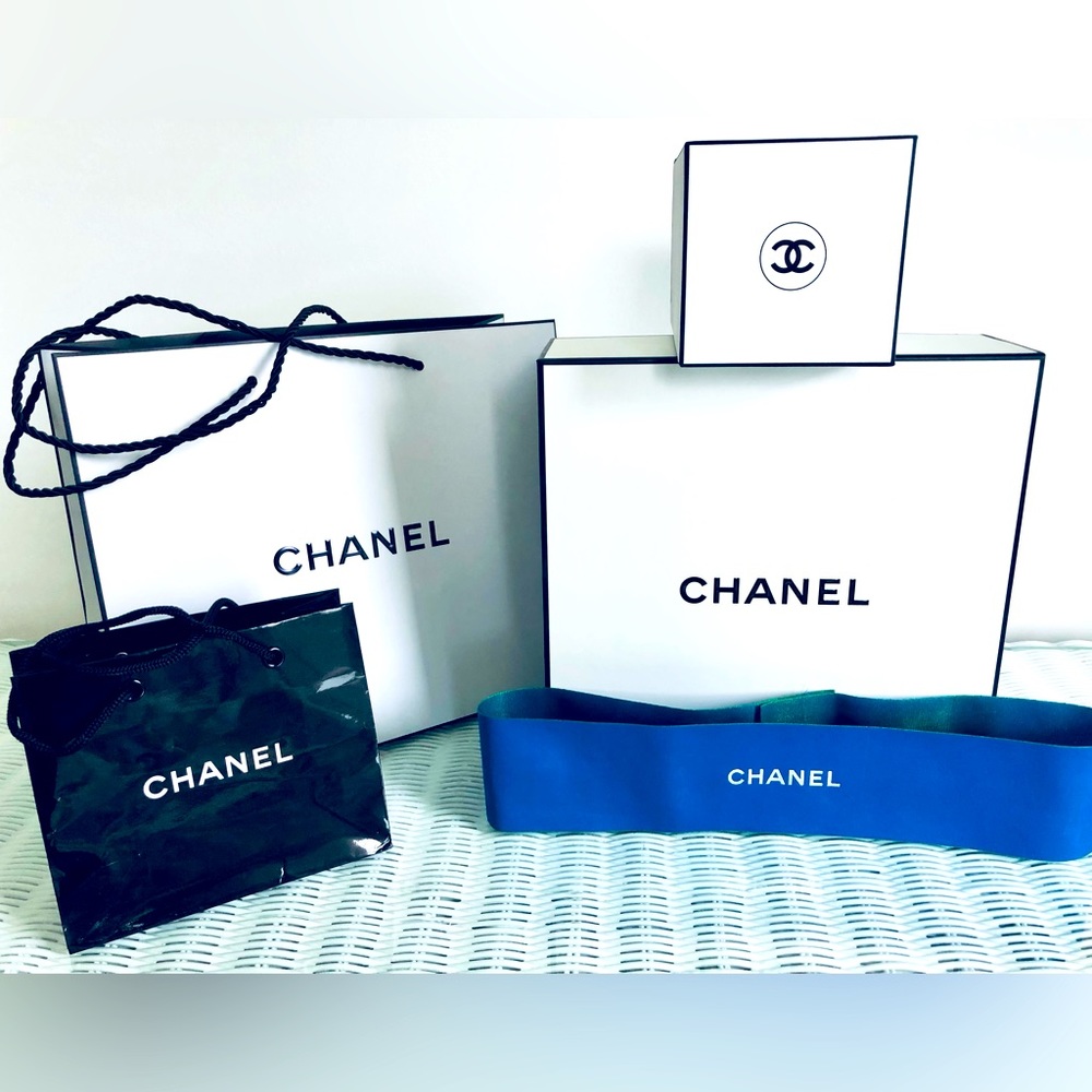 CHANEL 5 pc. Black & white gift box, fragrance box, 2 shopping bags & ribbons
